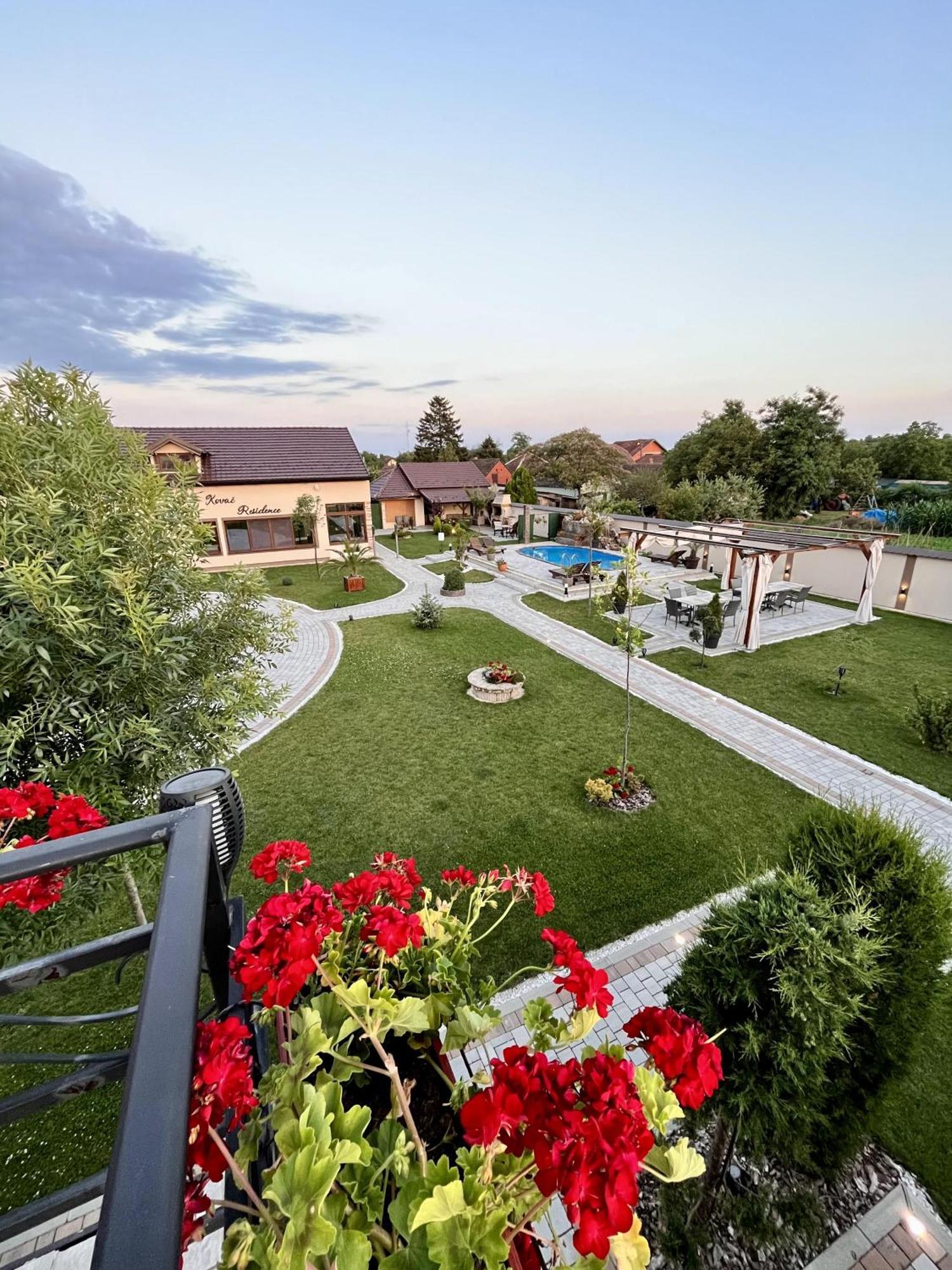 Kovac Residence Зренянин Экстерьер фото